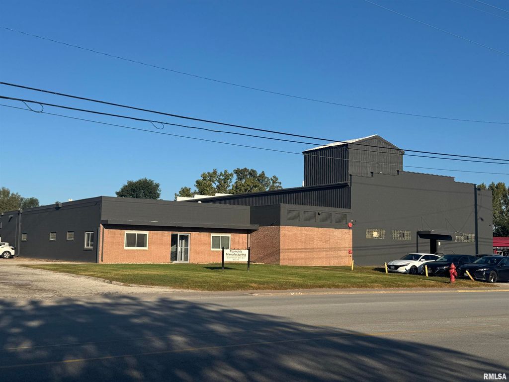 630 4TH Street West, Milan, IL 61264