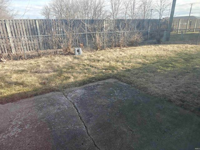 200 W Charter Drive, Muncie, IN 47303