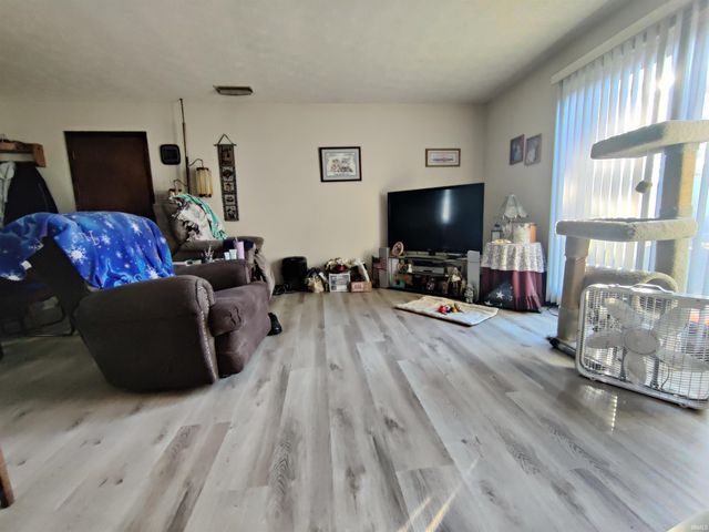 200 W Charter Drive, Muncie, IN 47303