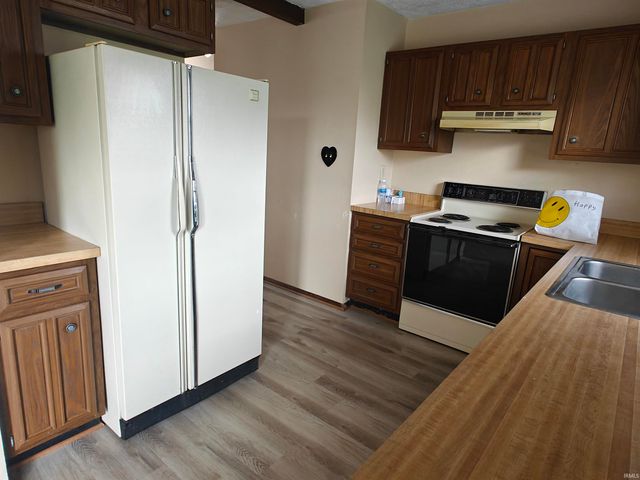 200 W Charter Drive, Muncie, IN 47303