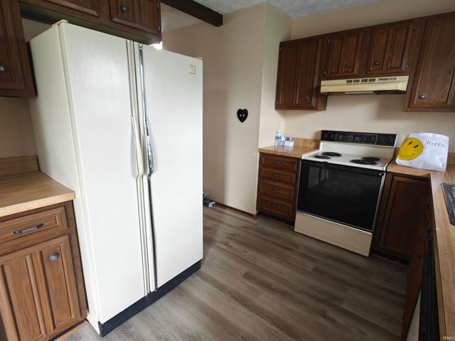 200 W Charter Drive, Muncie, IN 47303