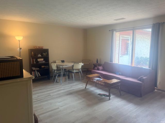 200 W Charter Drive, Muncie, IN 47303