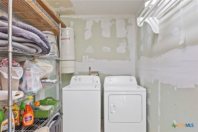 315 Riverwood Drive, Bastrop, TX 78602