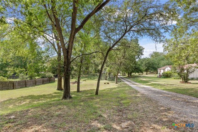315 Riverwood Drive, Bastrop, TX 78602