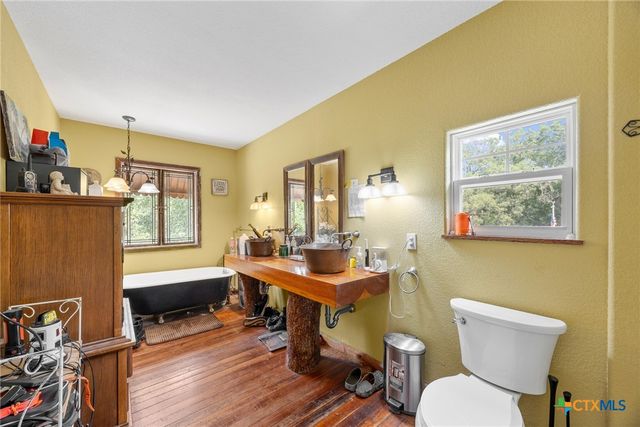 315 Riverwood Drive, Bastrop, TX 78602