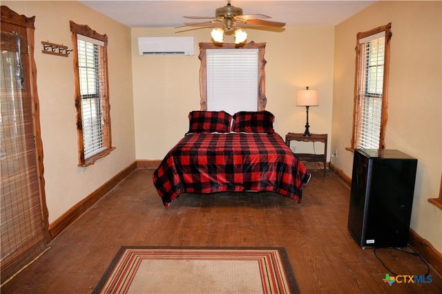 315 Riverwood Drive, Bastrop, TX 78602