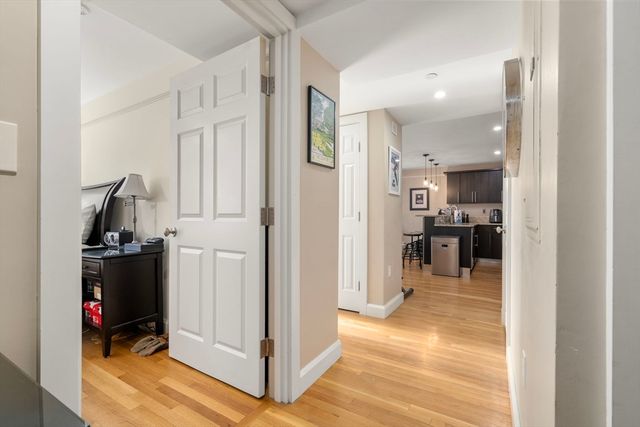 294 Newbury Street 3B, Boston, MA 02115