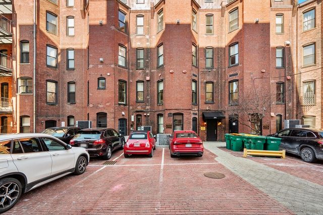294 Newbury Street 3B, Boston, MA 02115