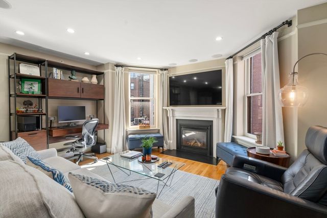 294 Newbury Street 3B, Boston, MA 02115