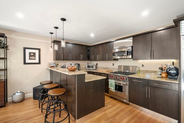294 Newbury Street 3B, Boston, MA 02115