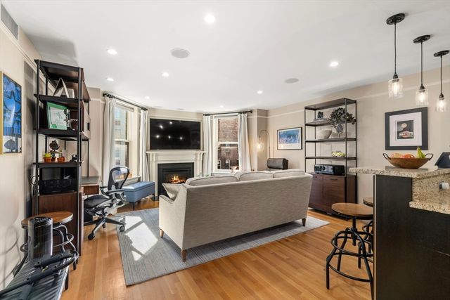 294 Newbury Street 3B, Boston, MA 02115
