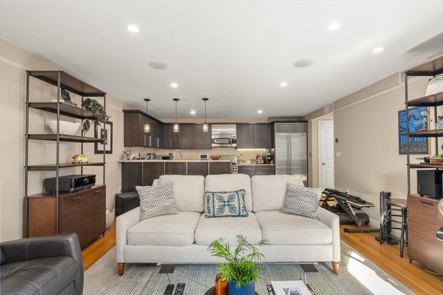 294 Newbury Street 3B, Boston, MA 02115