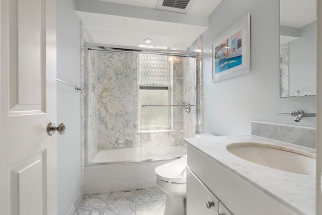 294 Newbury Street 3B, Boston, MA 02115