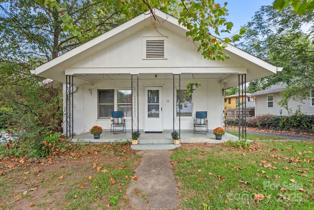 15 Valley Park Road, Asheville, NC 28804