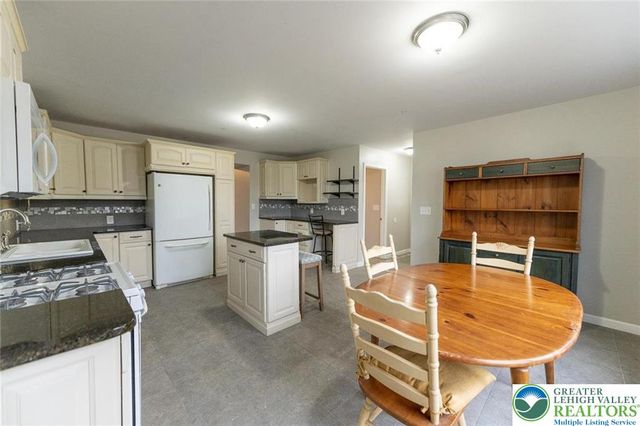3941 Freemansburg Avenue, Bethlehem Twp, PA 18020