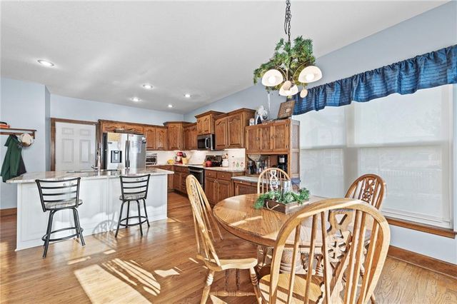 1513 SW Summit Crossing Court, Lee's Summit, MO 64081