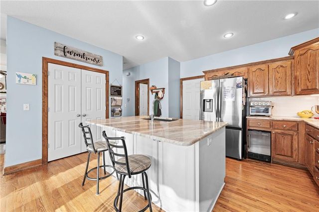 1513 SW Summit Crossing Court, Lee's Summit, MO 64081