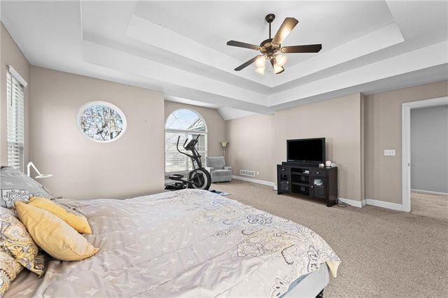 1513 SW Summit Crossing Court, Lee's Summit, MO 64081