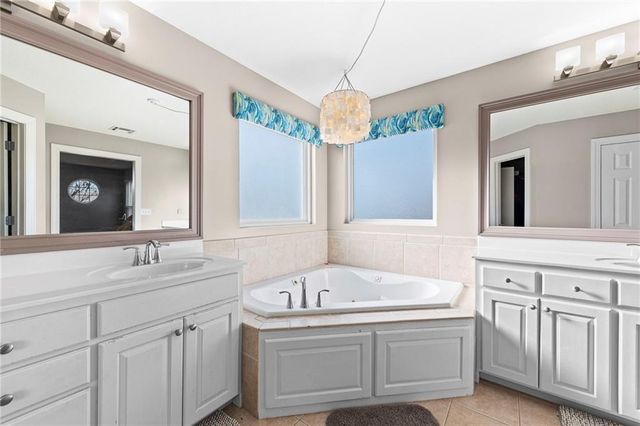 1513 SW Summit Crossing Court, Lee's Summit, MO 64081