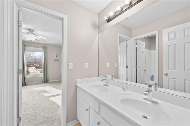 1513 SW Summit Crossing Court, Lee's Summit, MO 64081