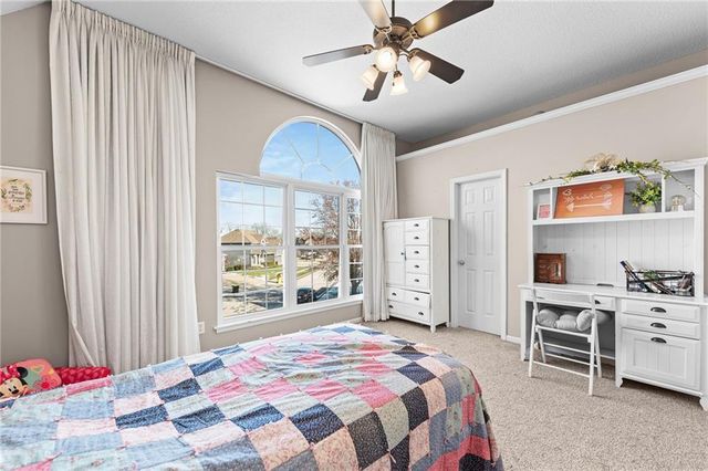 1513 SW Summit Crossing Court, Lee's Summit, MO 64081