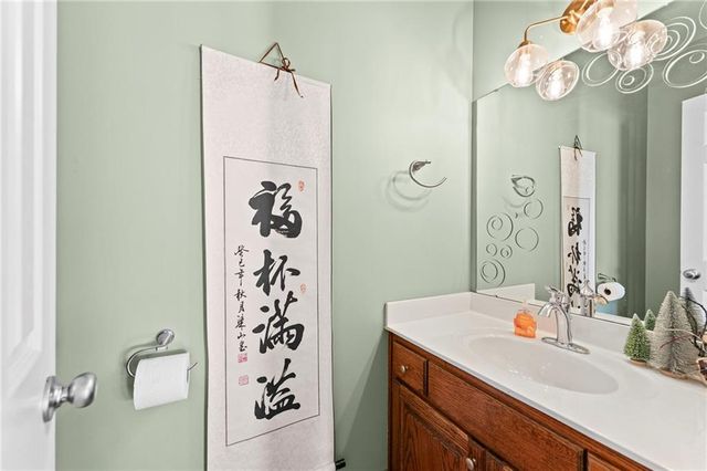 1513 SW Summit Crossing Court, Lee's Summit, MO 64081