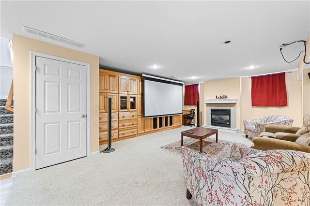 1513 SW Summit Crossing Court, Lee's Summit, MO 64081