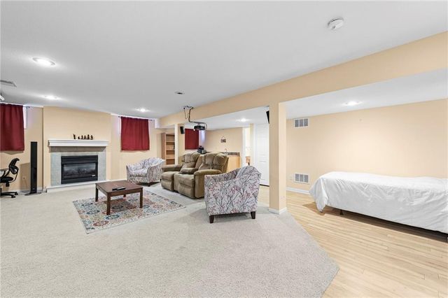 1513 SW Summit Crossing Court, Lee's Summit, MO 64081