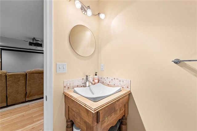 1513 SW Summit Crossing Court, Lee's Summit, MO 64081