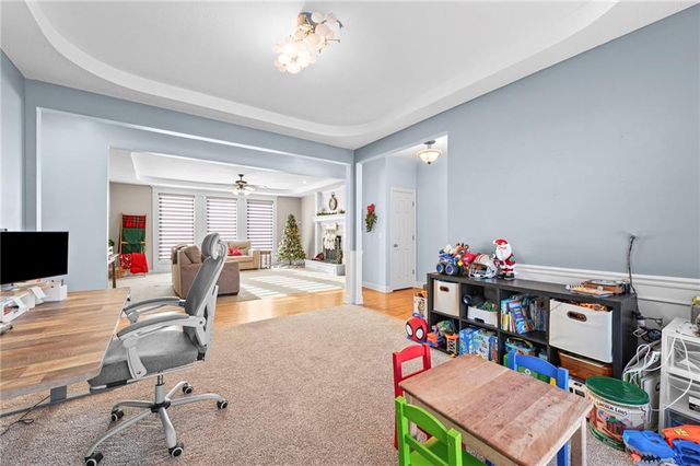 1513 SW Summit Crossing Court, Lee's Summit, MO 64081