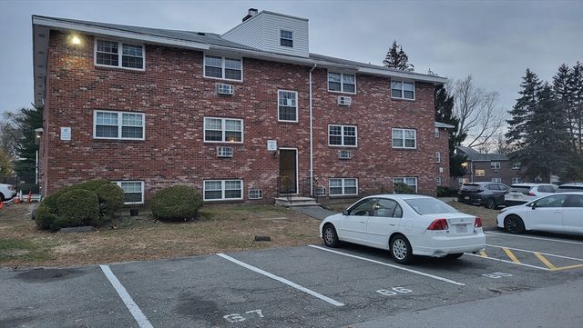 361 Hildreth Street 14, Lowell, MA 01850
