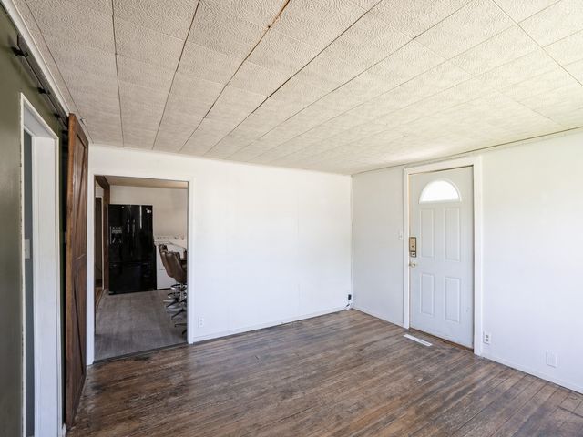 829 N 3rd Avenue E, Newton, IA 50208