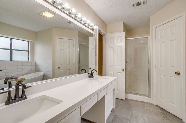 8613 Silver Creek Road, White Settlement, TX 76108