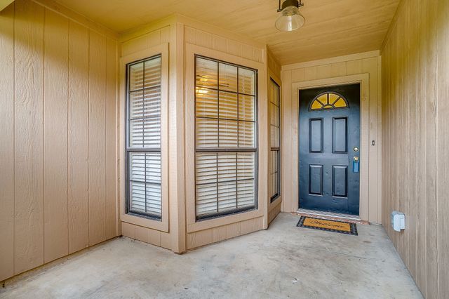 8613 Silver Creek Road, White Settlement, TX 76108