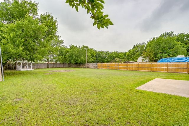 8613 Silver Creek Road, White Settlement, TX 76108