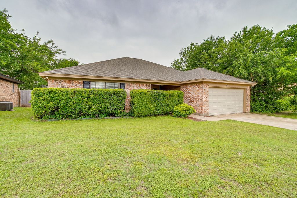 8613 Silver Creek Road, White Settlement, TX 76108