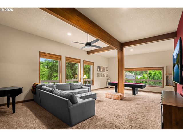 1496 BRAEMAR Dr, West Linn, OR 97068