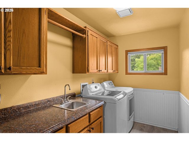 1496 BRAEMAR Dr, West Linn, OR 97068