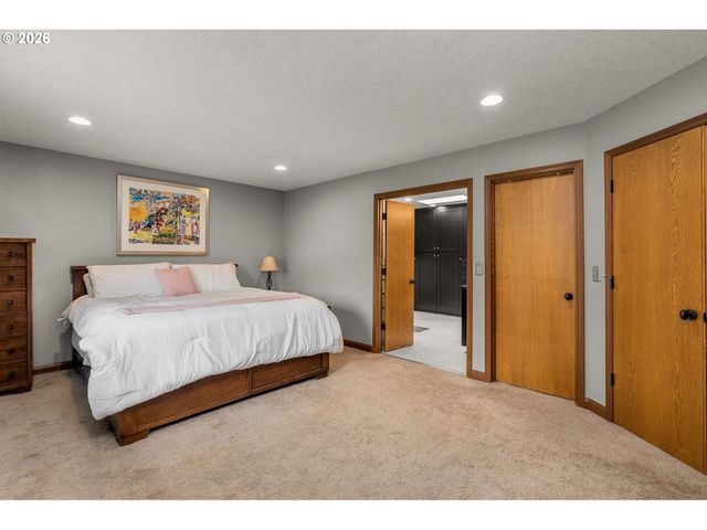 1496 BRAEMAR Dr, West Linn, OR 97068