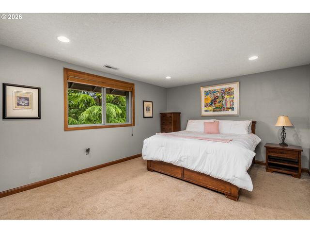 1496 BRAEMAR Dr, West Linn, OR 97068