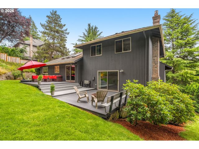 1496 BRAEMAR Dr, West Linn, OR 97068