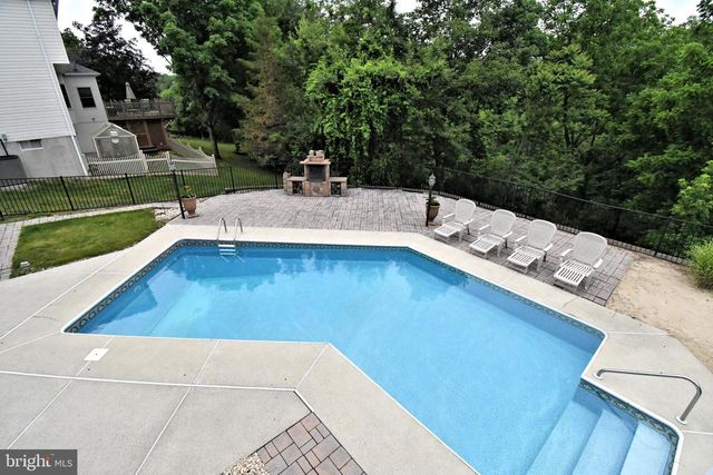 1630 POTTER DR, Pottstown, PA 19464