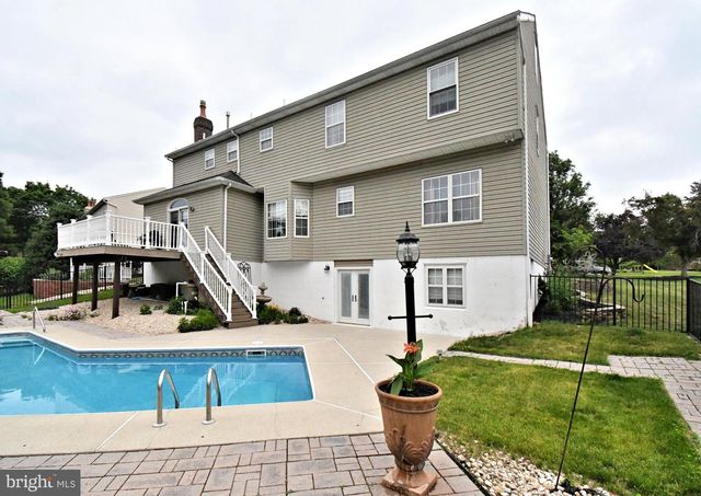 1630 POTTER DR, Pottstown, PA 19464