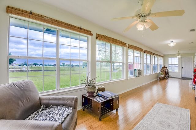 339 Meadow Lane, Red Oak, TX 75154