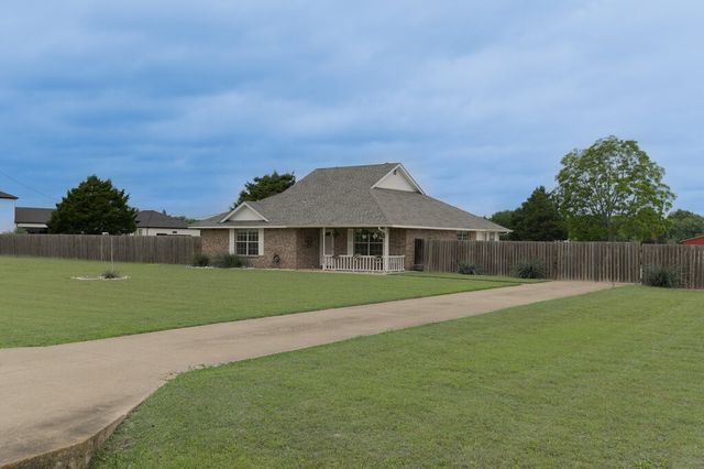 339 Meadow Lane, Red Oak, TX 75154