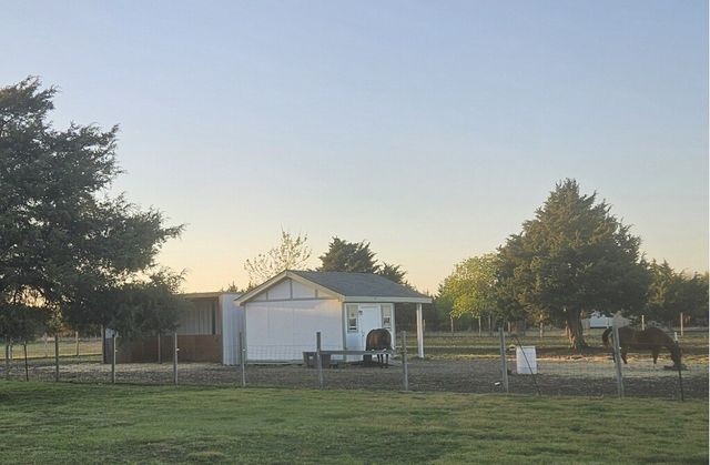 339 Meadow Lane, Red Oak, TX 75154