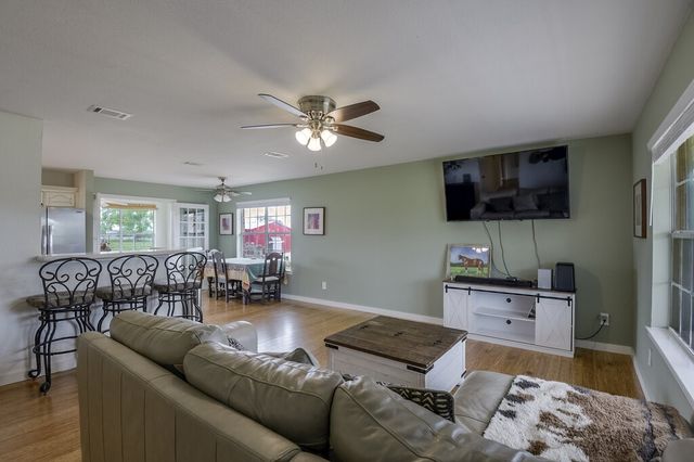 339 Meadow Lane, Red Oak, TX 75154