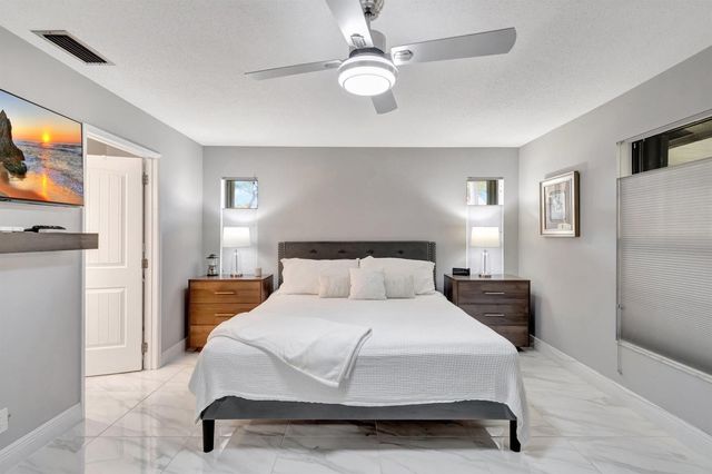 10927 Dolphin Palm Court A, Boynton Beach, FL 33437