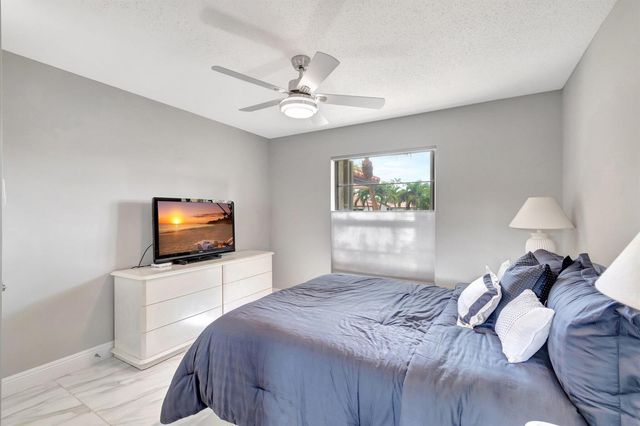 10927 Dolphin Palm Court A, Boynton Beach, FL 33437