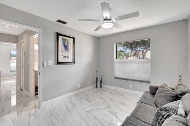 10927 Dolphin Palm Court A, Boynton Beach, FL 33437